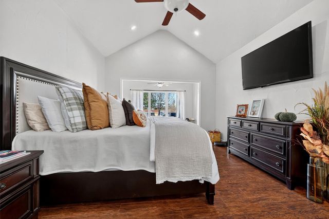 100 Mohawk Cove, Lake Kiowa, TX 76240