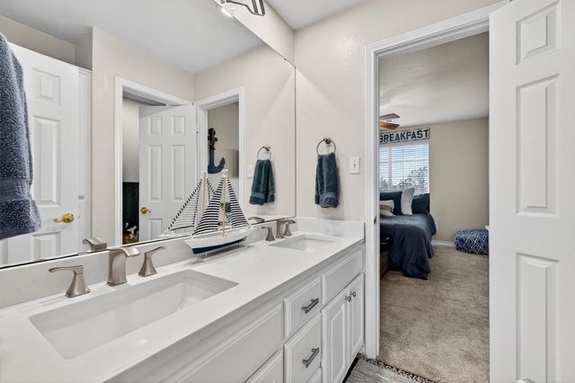 100 Mohawk Cove, Lake Kiowa, TX 76240