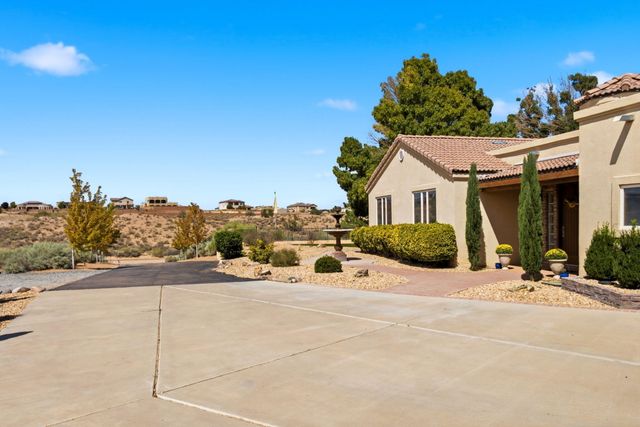 6900 Vatapa Road NE, Rio Rancho, NM 87144