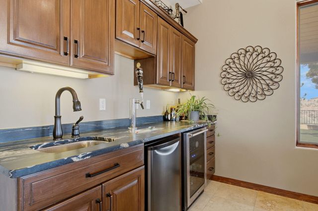 6900 Vatapa Road NE, Rio Rancho, NM 87144