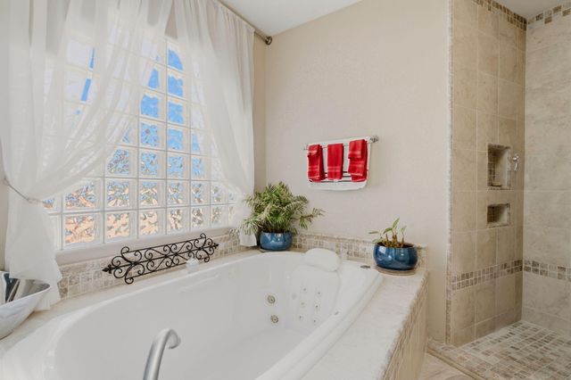 6900 Vatapa Road NE, Rio Rancho, NM 87144