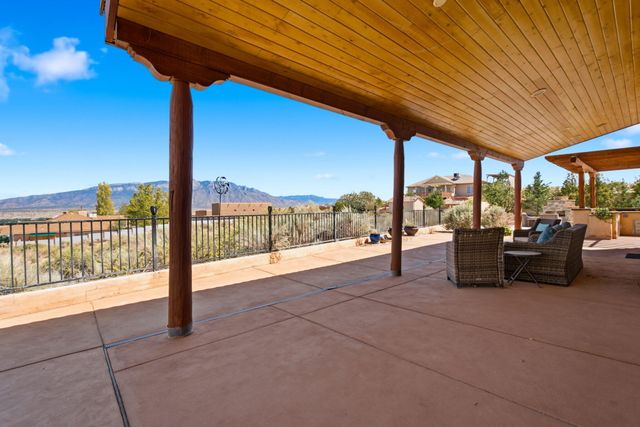 6900 Vatapa Road NE, Rio Rancho, NM 87144