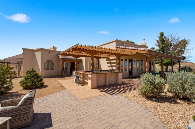 6900 Vatapa Road NE, Rio Rancho, NM 87144