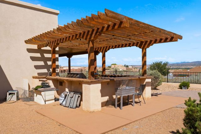 6900 Vatapa Road NE, Rio Rancho, NM 87144