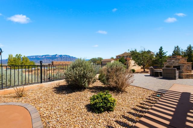 6900 Vatapa Road NE, Rio Rancho, NM 87144