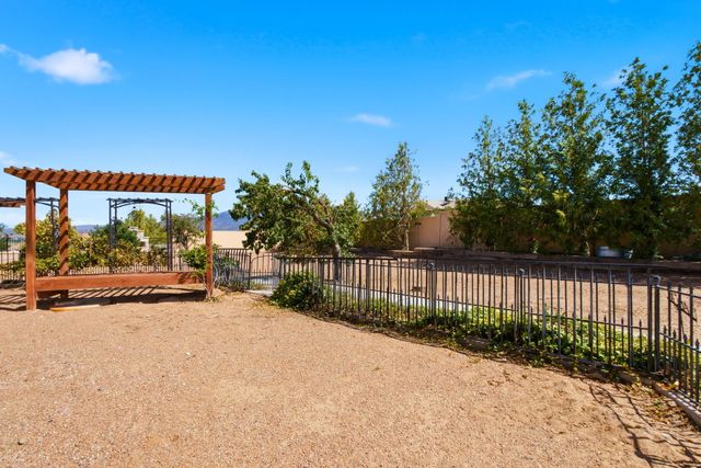 6900 Vatapa Road NE, Rio Rancho, NM 87144