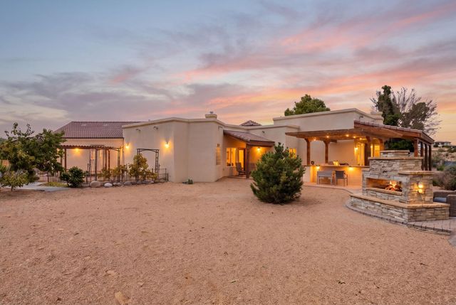 6900 Vatapa Road NE, Rio Rancho, NM 87144