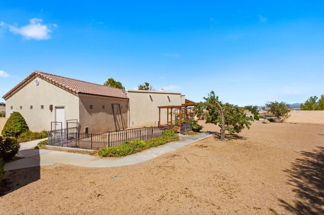 6900 Vatapa Road NE, Rio Rancho, NM 87144