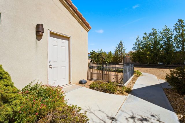 6900 Vatapa Road NE, Rio Rancho, NM 87144