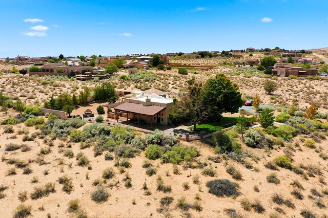 6900 Vatapa Road NE, Rio Rancho, NM 87144