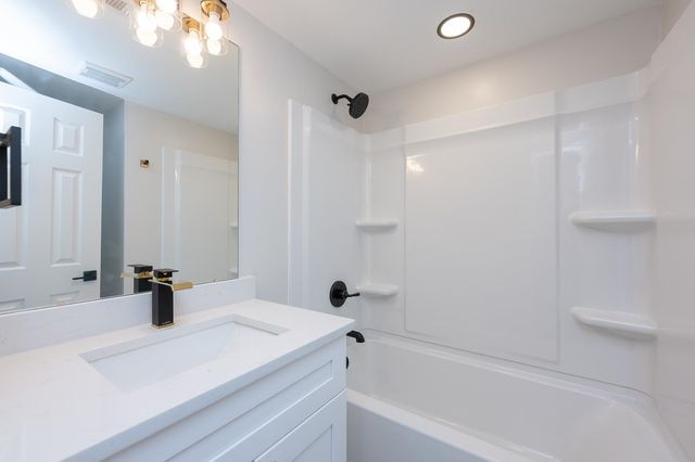 136 Moore Street, Wellford, SC 29385