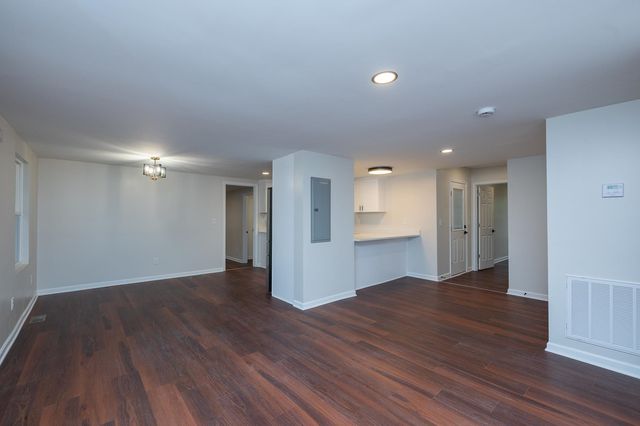 136 Moore Street, Wellford, SC 29385
