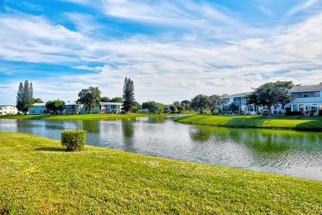 22 Kent B, West Palm Beach, FL 33417