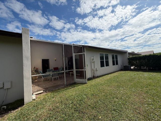 15683 Bottlebrush Circle, Delray Beach, FL 33484