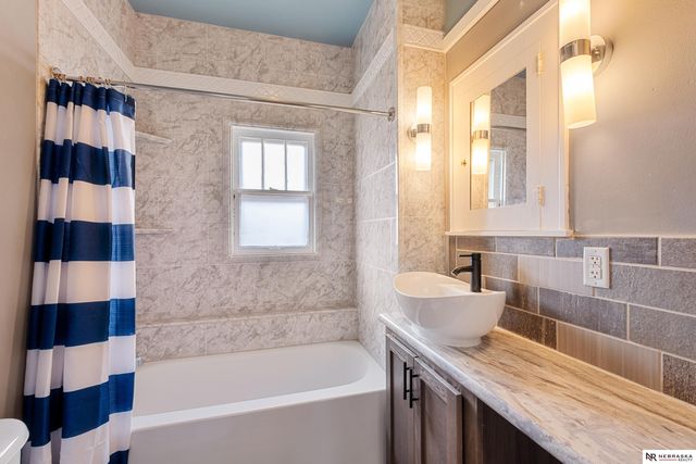 643 W 6th Street, York, NE 68467