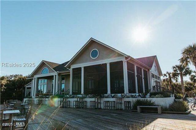 20 Fairway Winds Place, Hilton Head Island, SC 29928