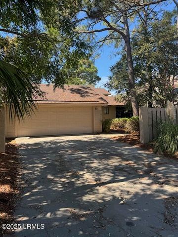 20 Fairway Winds Place, Hilton Head Island, SC 29928