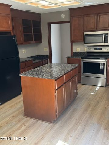 20 Fairway Winds Place, Hilton Head Island, SC 29928