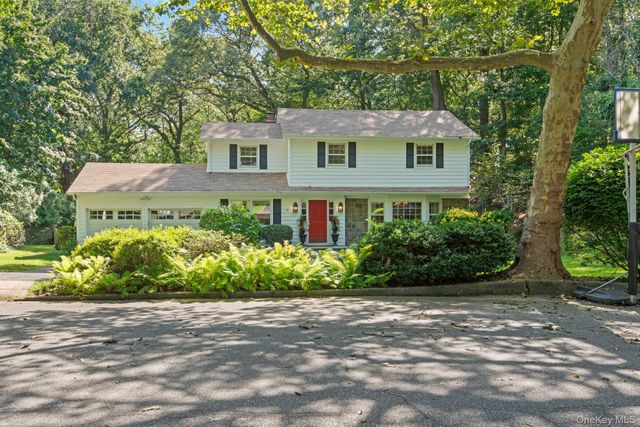 5 Harbor Court, Centerport, NY 11721