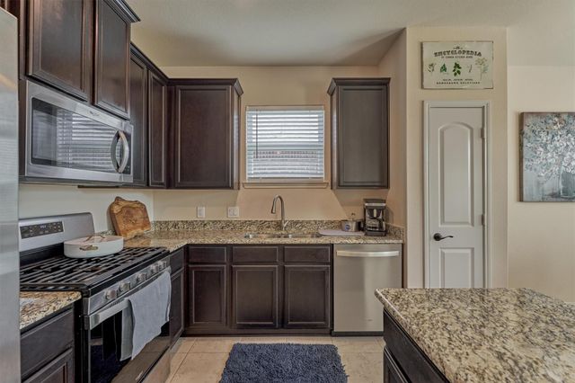 8884 Oval Glass Street, Conroe, TX 77304