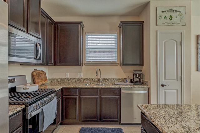 8884 Oval Glass Street, Conroe, TX 77304