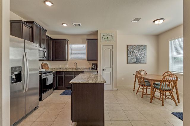 8884 Oval Glass Street, Conroe, TX 77304