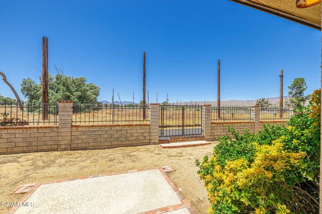 14331 Winchester Drive, Mojave, CA 93501