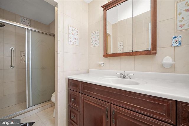 11828 ENID DR, Potomac, MD 20854