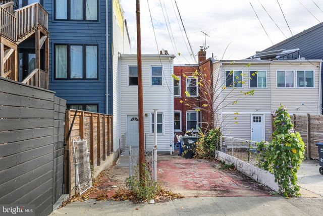 2114 4TH ST NE, Washington, DC 20002