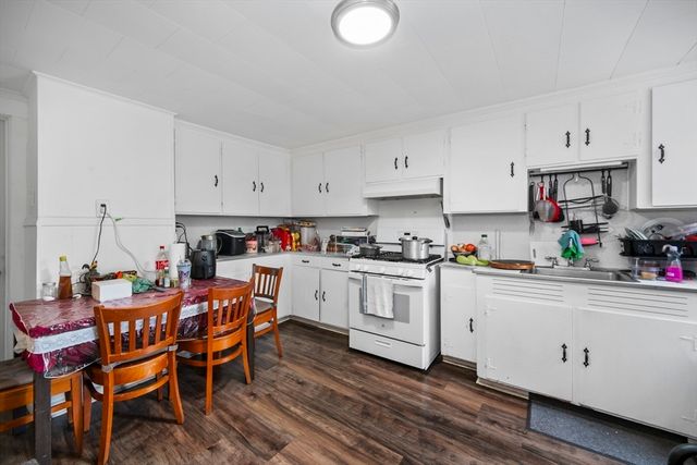 125 Putnam St, Boston, MA 02128