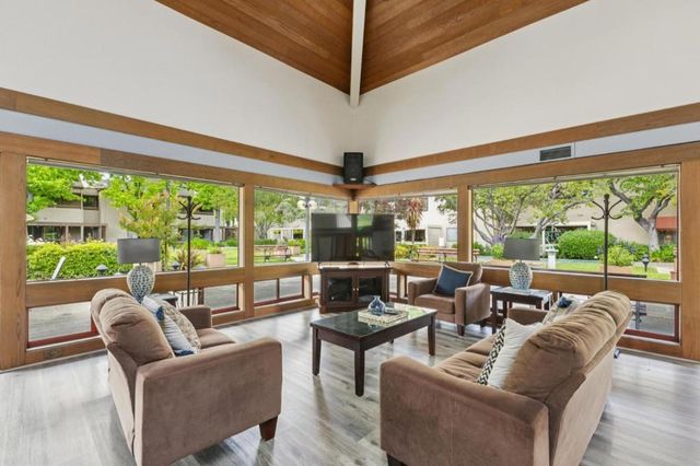 443 Alberto Way B218, Los Gatos, CA 95032