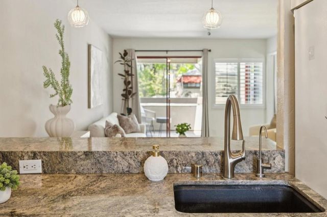 443 Alberto Way B218, Los Gatos, CA 95032