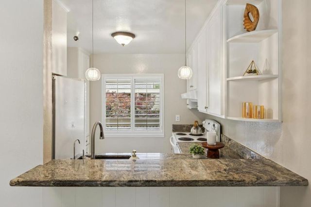 443 Alberto Way B218, Los Gatos, CA 95032