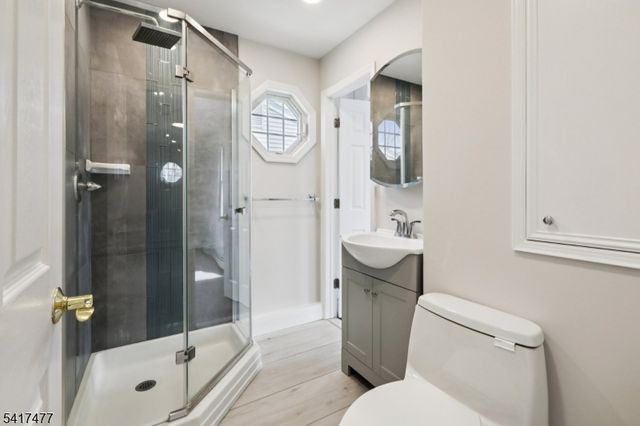 5 Reaville Ct, Parsippany-troy Hills Twp., NJ 07054