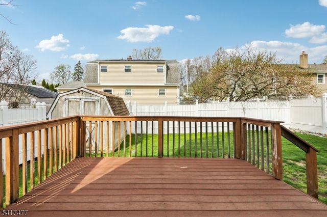 5 Reaville Ct, Parsippany-troy Hills Twp., NJ 07054