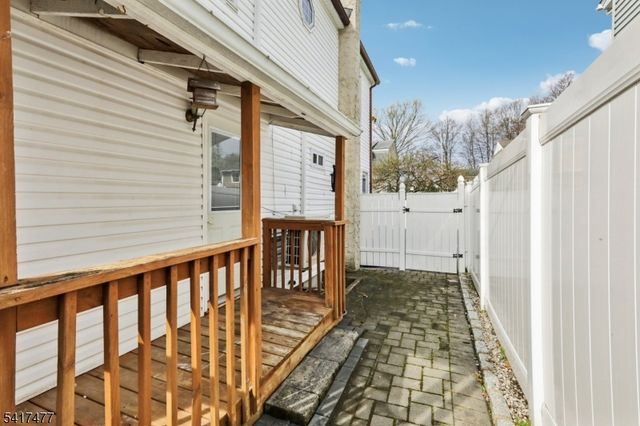 5 Reaville Ct, Parsippany-troy Hills Twp., NJ 07054