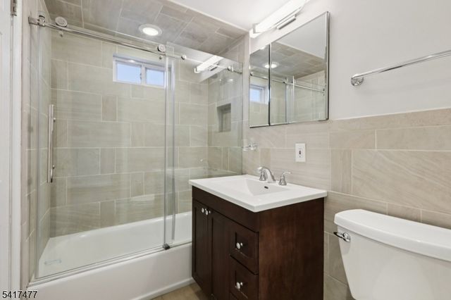 5 Reaville Ct, Parsippany-troy Hills Twp., NJ 07054