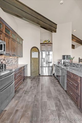 31 Sunset Drive, Sand Springs, OK 74063