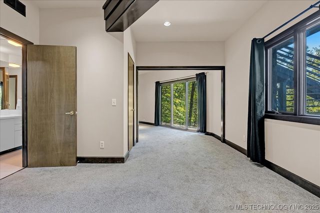 31 Sunset Drive, Sand Springs, OK 74063