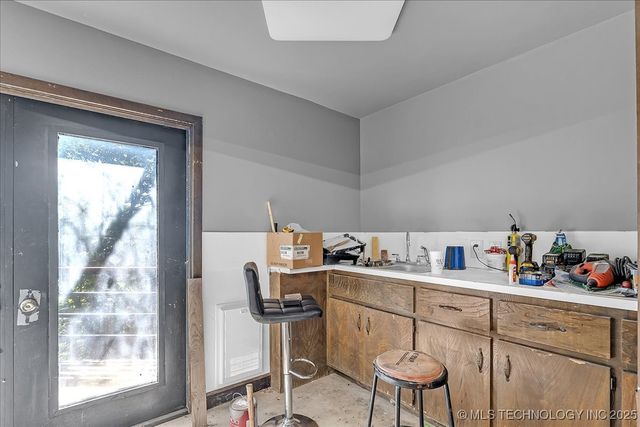 31 Sunset Drive, Sand Springs, OK 74063