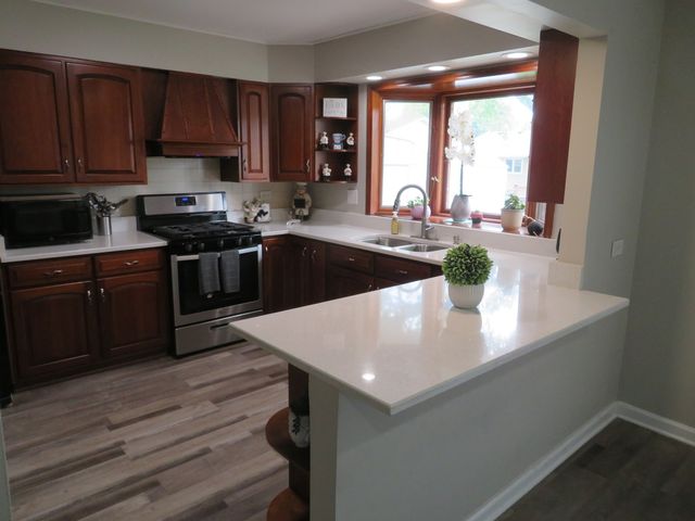 237 N Babcock Drive, Palatine, IL 60074