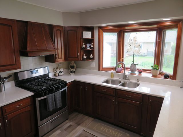 237 N Babcock Drive, Palatine, IL 60074