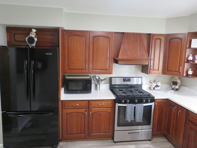 237 N Babcock Drive, Palatine, IL 60074