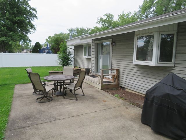 237 N Babcock Drive, Palatine, IL 60074