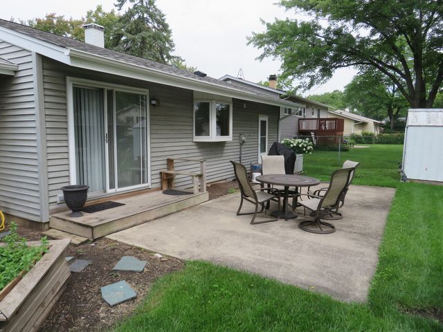 237 N Babcock Drive, Palatine, IL 60074