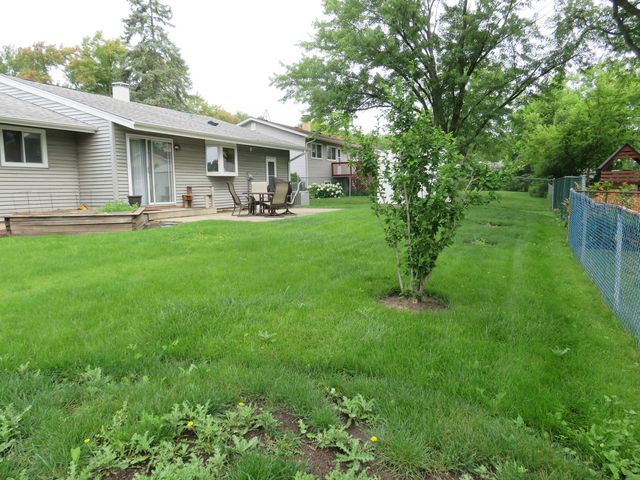 237 N Babcock Drive, Palatine, IL 60074