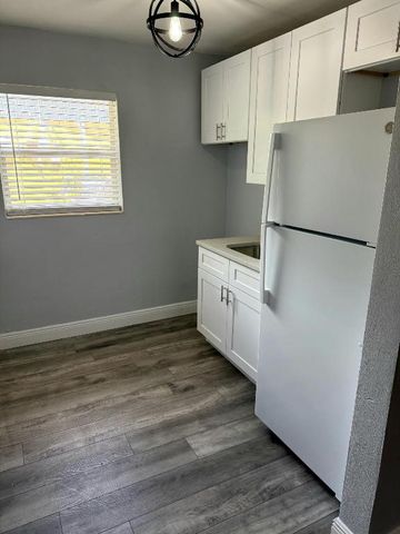 1564 W 28th Street B, Riviera Beach, FL 33404