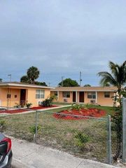 1564 W 28th Street B, Riviera Beach, FL 33404