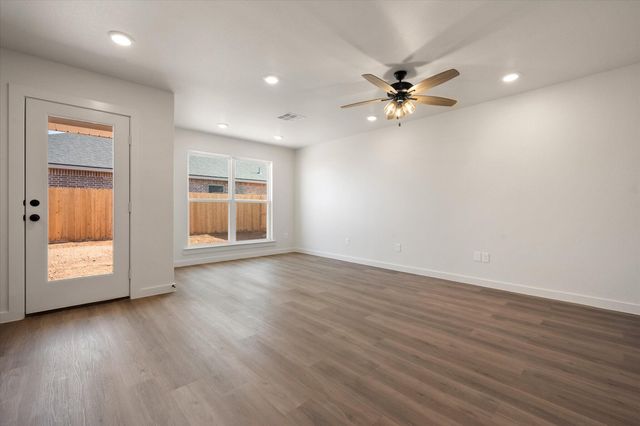 13801 Flint Avenue, Lubbock, TX 79423