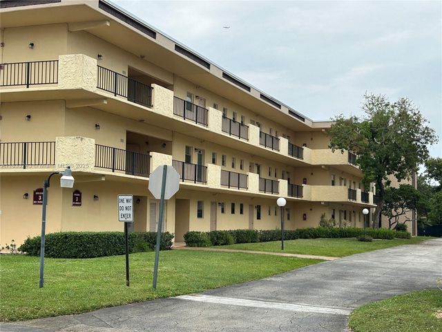 201 Berkley Rd 301, Hollywood, FL 33024
